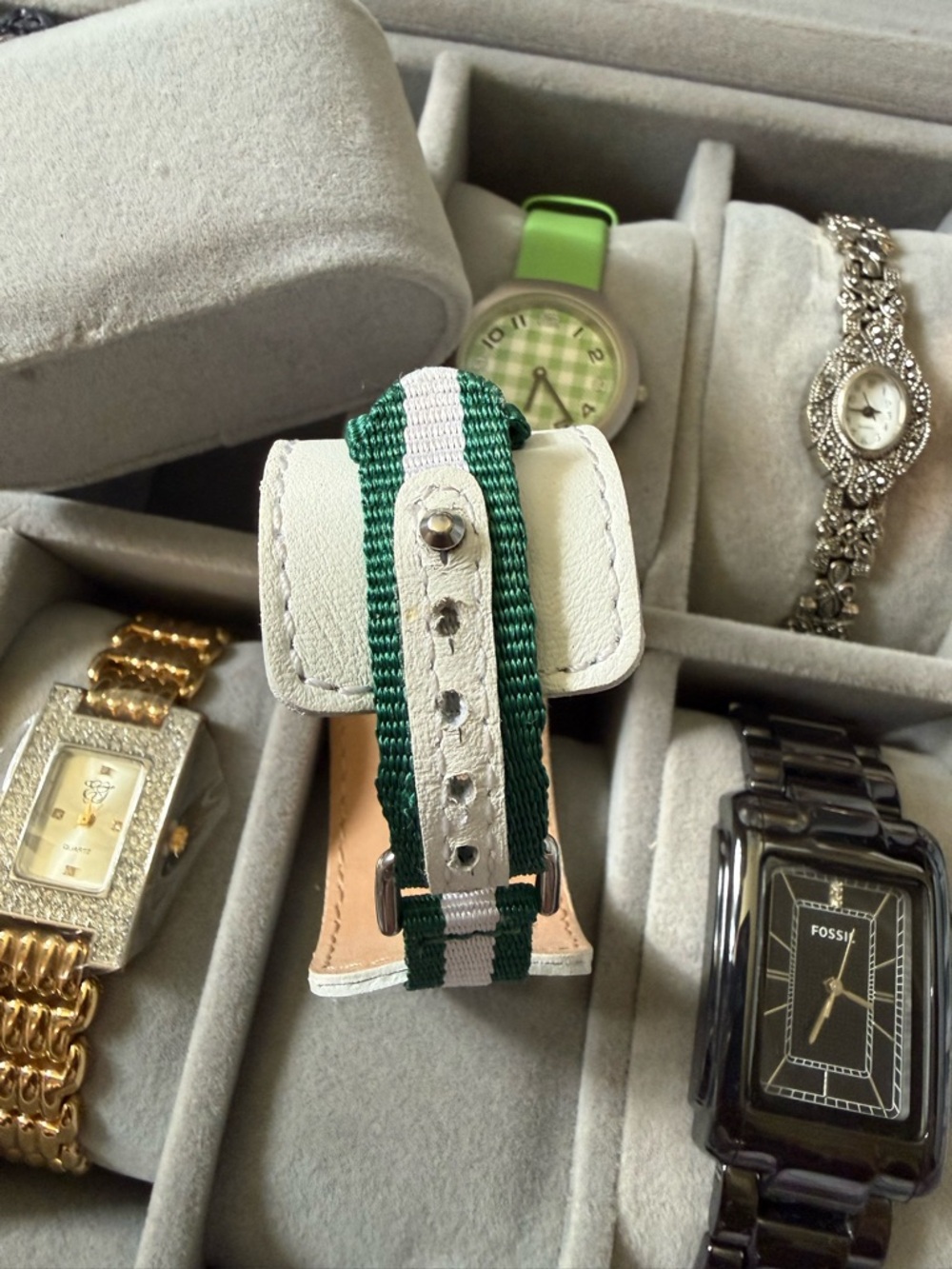 Leather Lacoste white & green band watch - Picture 5 of 6